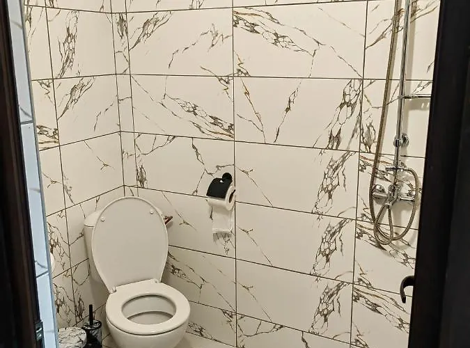 Rimovata Kashta * Lesjten