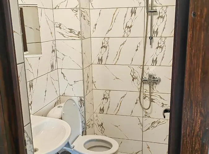 Rimovata Kashta * Lesjten